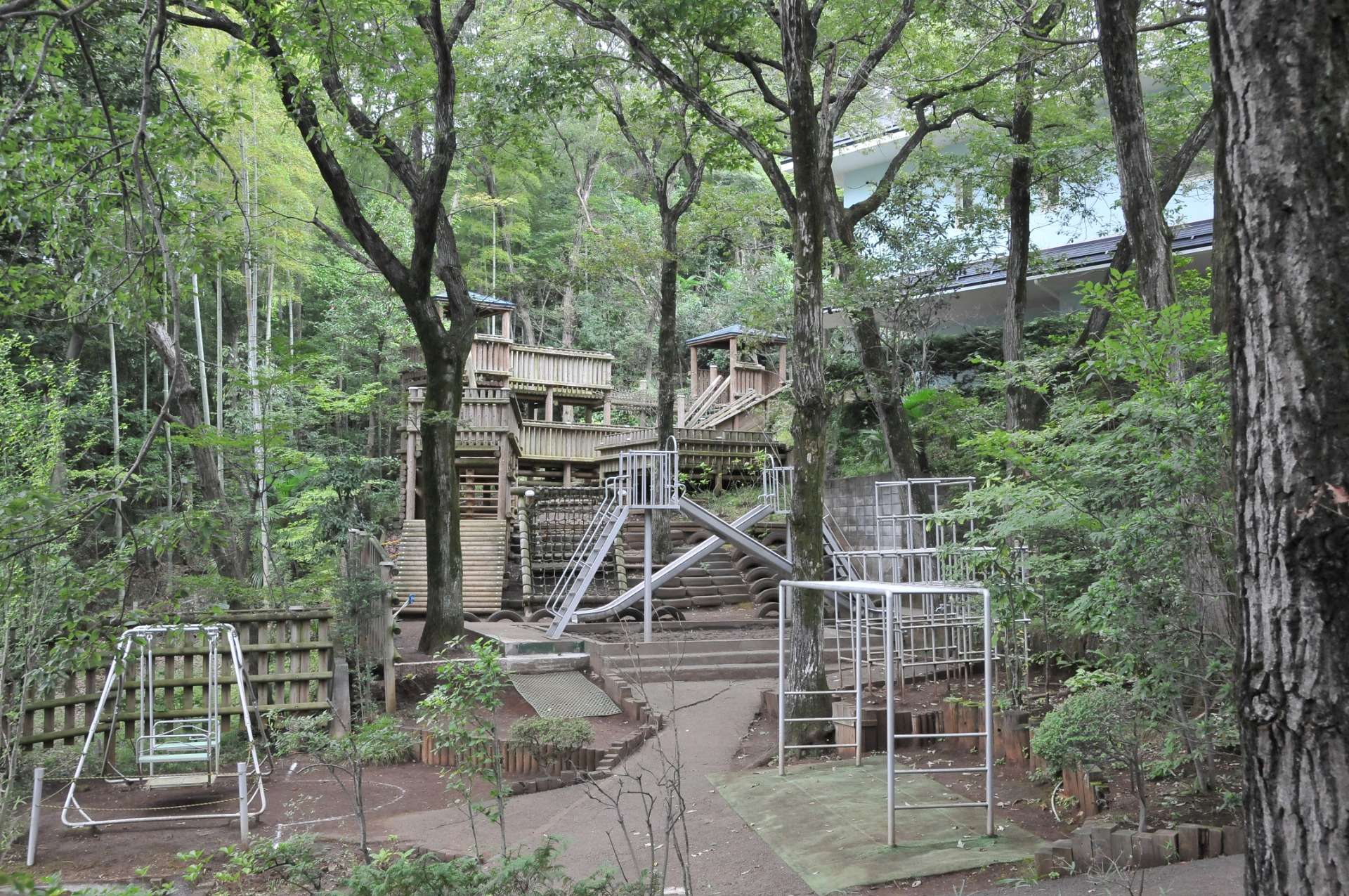 学校法人敷島学園